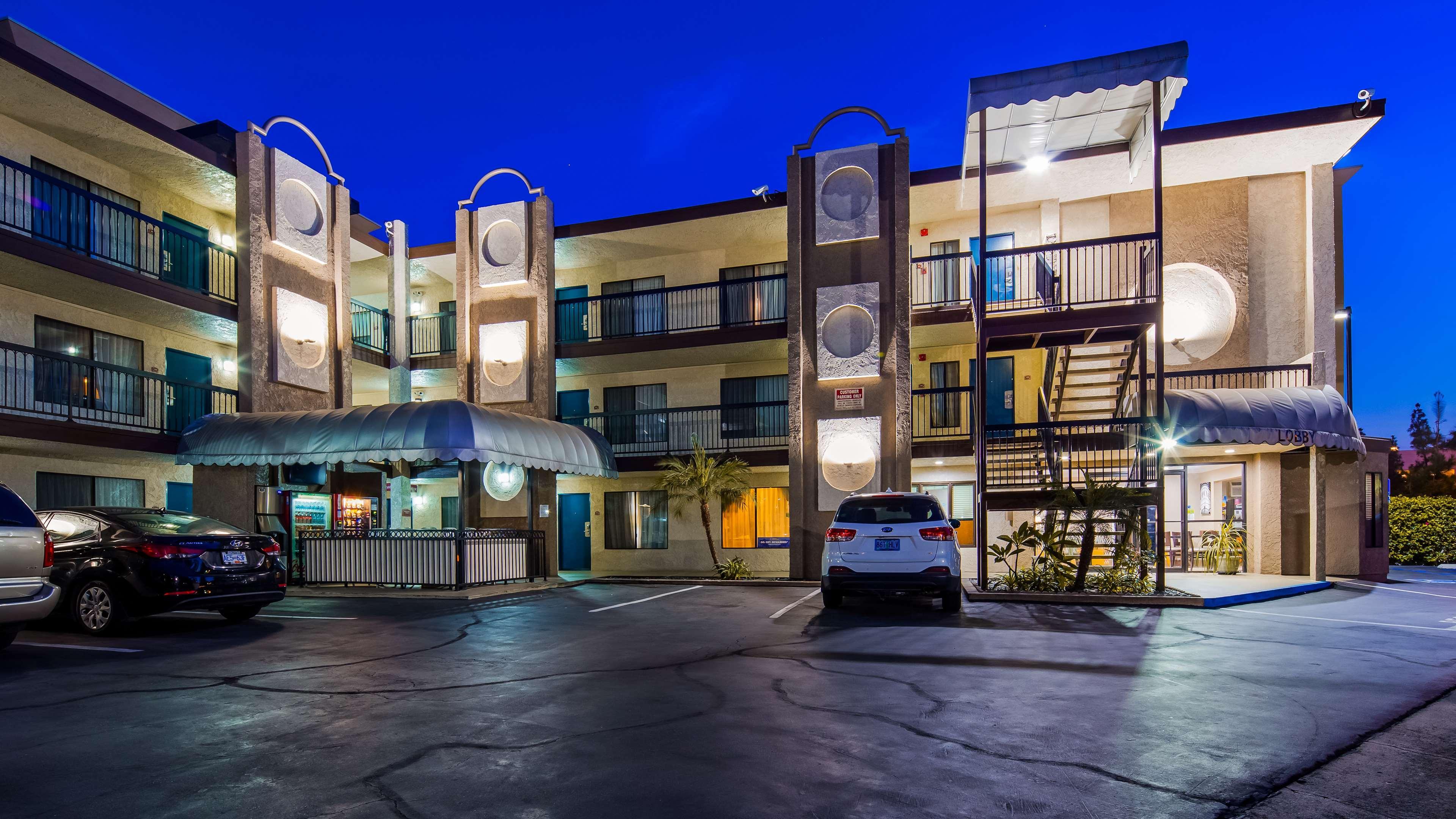 Best Western Courtesy Inn Hotel - Anaheim Resort At The Park Kültér fotó