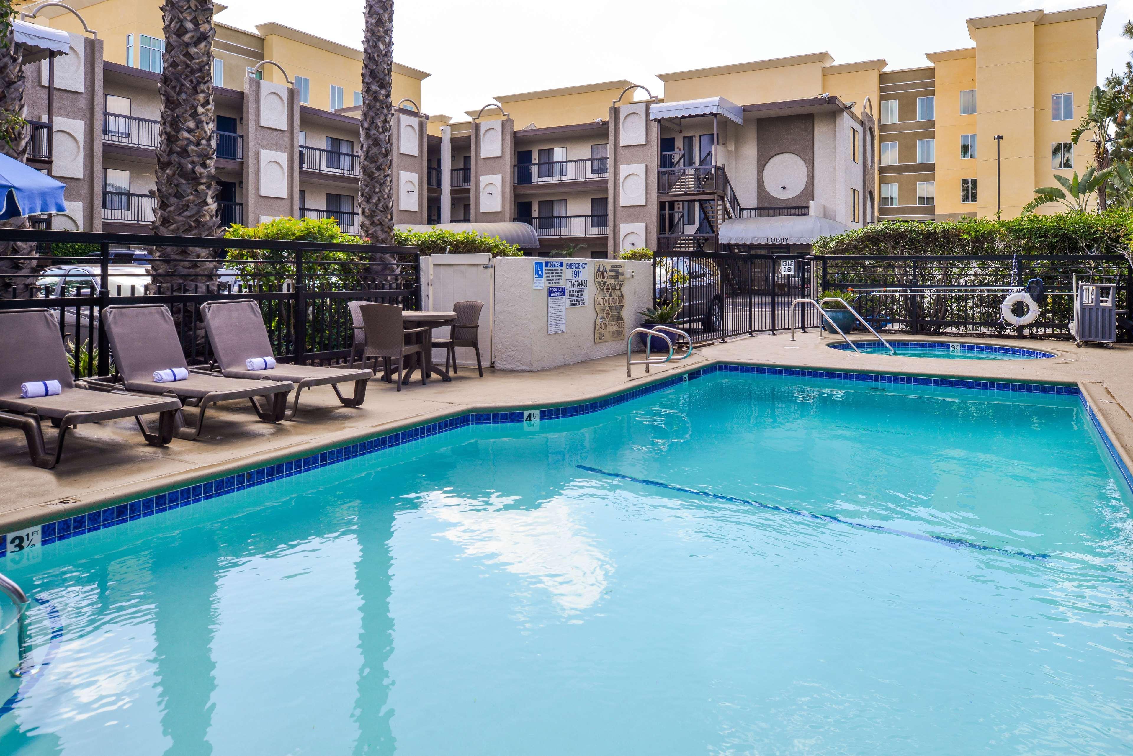 Best Western Courtesy Inn Hotel - Anaheim Resort At The Park Kültér fotó