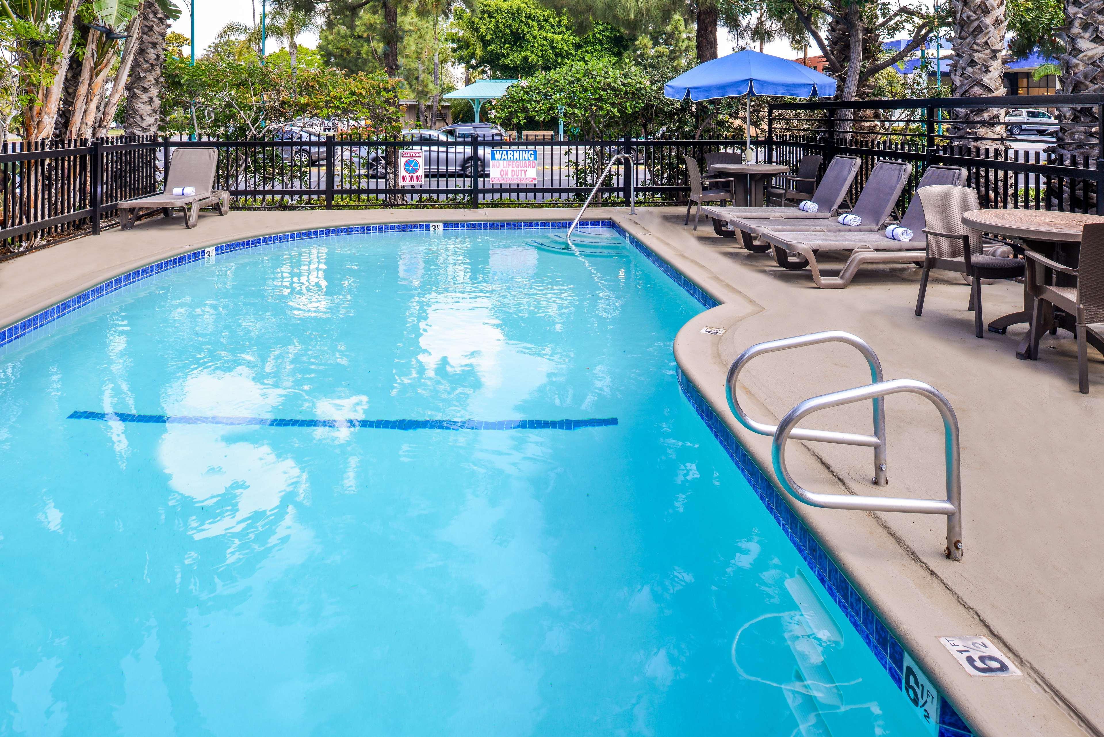 Best Western Courtesy Inn Hotel - Anaheim Resort At The Park Kültér fotó