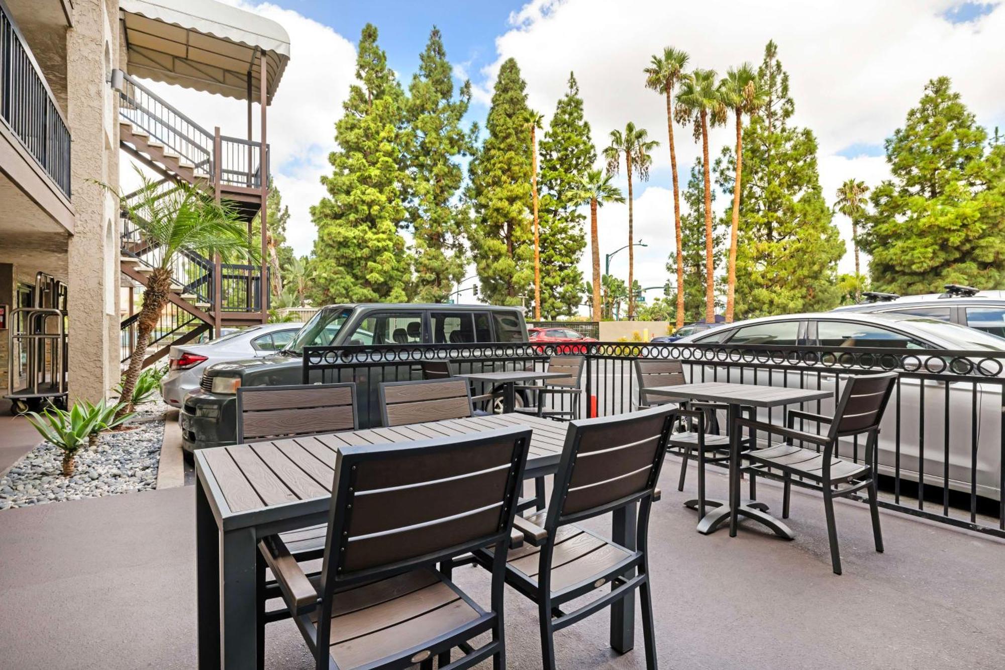 Best Western Courtesy Inn Hotel - Anaheim Resort At The Park Kültér fotó