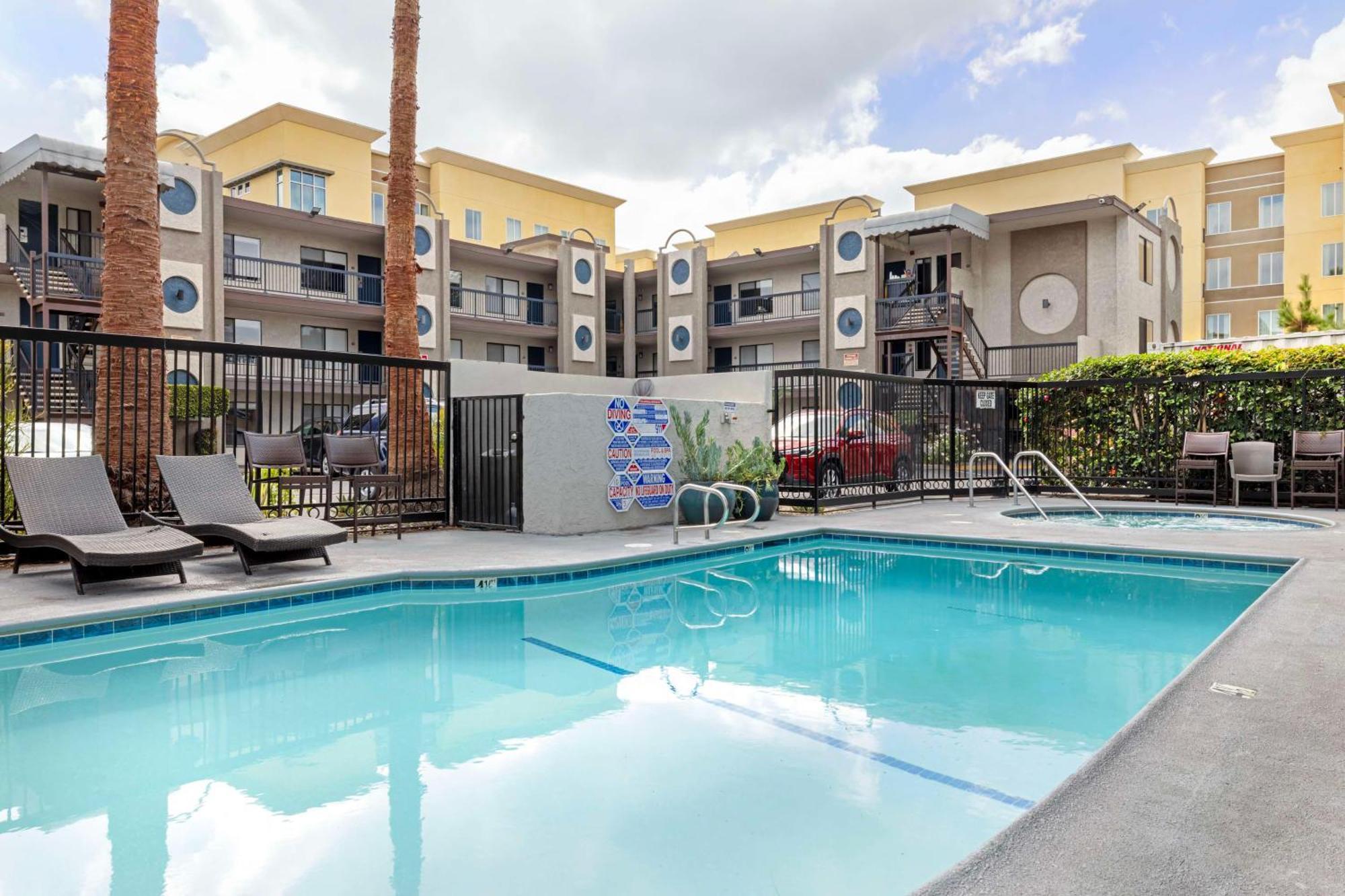 Best Western Courtesy Inn Hotel - Anaheim Resort At The Park Kültér fotó